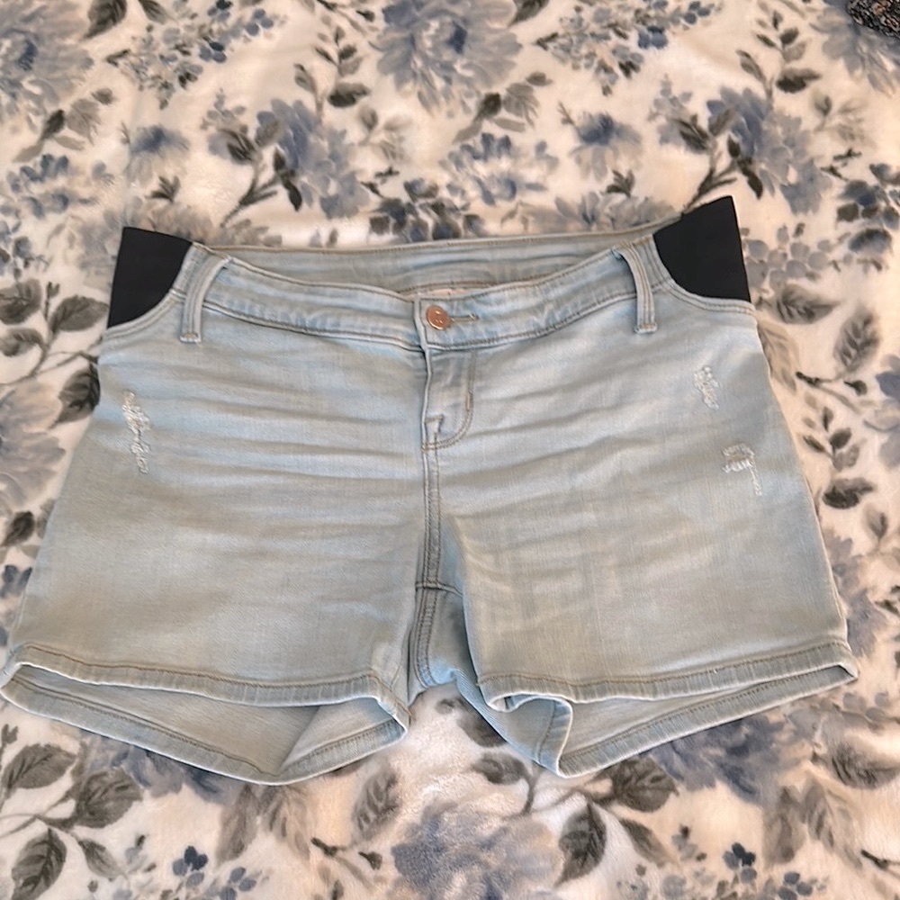 Isabel Maternity Shorts - Size Small - Picture 4 of 7